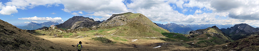 Panoramica dal Sodadura verso Cima di Piazzo , Campelli e il Rif. Cazzaniga